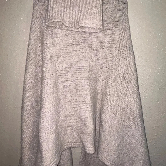 NWT MANGO SUIT WOOL RUANA - Picture 2 of 2